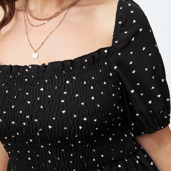 Plus Heart Print Shirred Romper - Picture 4 of 5